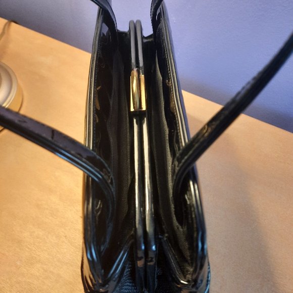 Saks Fifth Avenue vintage handbag - Picture 2 of 6